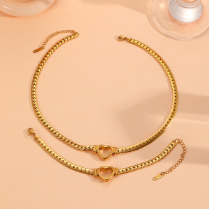 Set di Collana e Bracciale con Catena a Cuore Cavo in Acciaio Inossidabile Placcato Oro per Donna - Product Image 2
