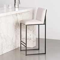 Chaise de bar moderne italienne avec dossier minimal Tabouret haut pour la maison, les îles, la cuisine et l'extérieur Cadre en métal pour restaurants