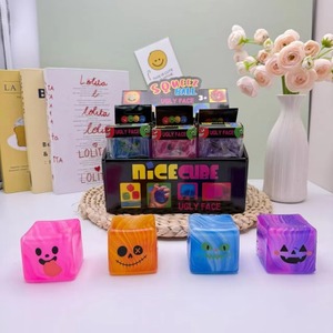 Cubo antiestrés blandito con patrón de flujo de cubitos de hielo, juguete sensorial de cara fea, cubo sensorial con expresión de Halloween - Product Image 2