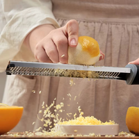 Duurzame roestvrijstalen handmatige multifunctionele citrusvruchten schiller en rasp, makkelijk schoon te maken