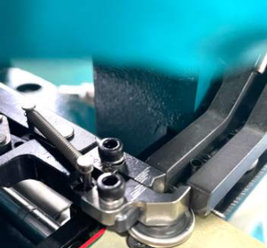 เครื่องทำกระดุมพลาสติกอัตโนมัติรุ่น AS9816 พร้อมมอเตอร์ 220V รับประกัน 1 ปี - Product Image 3