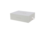 Échantillon gratuit Boîte de papier rigide ondulé de qualité supérieure avec logo personnalisé Boîte cadeau carrée imprimée UV pour les bijoux et l'emballage de sérum pour les soins de la peau