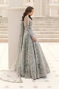 Robe de mariée 3 pièces Minty Breeze Erum Khan – Tenue de mariage luxueuse en mousseline brodée - Product Image 2