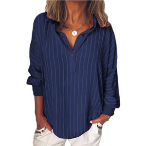 เสื้อเชิ้ตผู้หญิงไซส์ใหญ่พิเศษ 1XL-5XL ลายทางลำลอง ผ้าทอระบายอากาศ แขนสั้น คอวี ติดกระดุม ทรงหลวม - Product Image 5