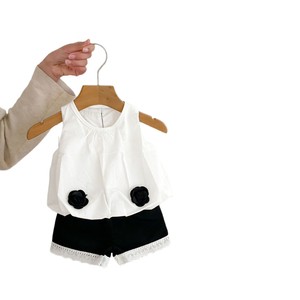 Conjunto de Dos Piezas <span class=keywords><strong>para</strong></span> Niñas, Verano 2026, Top sin Mangas de Algodón Puro con <span class=keywords><strong>Flores</strong></span> 3D y Pantalones Cortos con Ribete de Encaje - Product Image 4