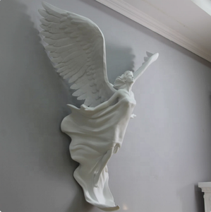 Escultura Grande Femenina, Escultura Dinámica de Fibra de Vidrio de Estilo Griego, Ángel Alado para Colgar en la Pared, en Venta - Product Image 4