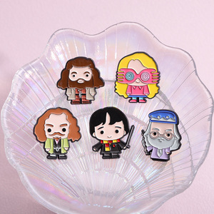 Broche en métal Anime de dessin animé Creative Magic Academy épinglette fantaisie pour vêtements et accessoires - Product Image 2