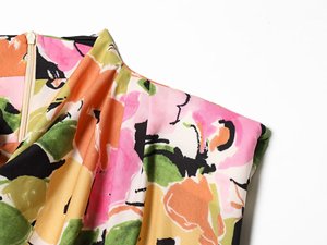 SHENZHU 2026 Musim Semi/Panas Terbaru Atasan Wanita Kasual Manis Bermotif Bunga Tanpa Lengan Kerah Tegak Berikat Pinggang Model Crop 2023184 - Product Image 5