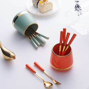 Juego <span class=keywords><strong>de</strong></span> tenedores <span class=keywords><strong>de</strong></span> frutas <span class=keywords><strong>de</strong></span> acero inoxidable hecho a medida, tarro <span class=keywords><strong>de</strong></span> cerámica con patrón <span class=keywords><strong>de</strong></span> valor <span class=keywords><strong>de</strong></span> color alto, contenedor <span class=keywords><strong>de</strong></span> bolígrafo multiusos, macetas, macetas - Product Image 4