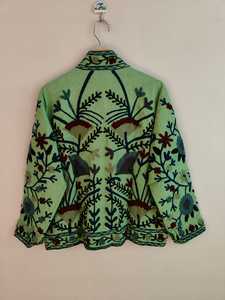 Chaqueta Suzani Verde de Algodón Hecha a Mano, Bordado Étnico Artesanal, Abrigo Boho de Invierno, Prenda Artística para Festivales, Chaqueta Bordada - Product Image 6