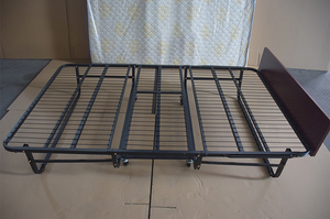 سرير معدني قابل للطي خفيف الوزن ومحمول عالي الجودة مع مرتبة، رائج في الفنادق وبسعر مناسب - Product Image 5