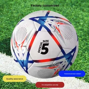 ลูกฟุตบอลเย็บด้วยเครื่องจักร ขนาด 2-5 สำหรับฝึกซ้อมและแข่งขันในร่ม/กลางแจ้ง สำหรับผู้ใหญ่ - Product Image 1