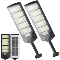 Durable galvanizado Q235B construcción de acero al aire libre carretera luz solar alumbrado público postes de lámpara