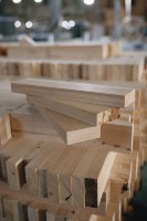 Contreplaqué en placage de bois de caoutchouc naturel 3mm-25mm avec âme en peuplier pour la décoration de table