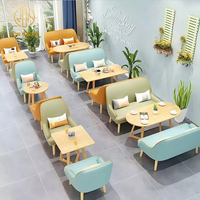 Ensemble de table et de chaises de café, salon de thé, restaurant, style nordique moderne, revêtement en cuir multicolore, mobilier de salle à manger, canapé