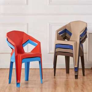 Chaises en plastique PP <span class=keywords><strong>rouge</strong></span> de haute qualité stalles de barbecue de loisirs en plein air épaissies pour adultes chaises de salle à manger en acrylique - Product Image 4