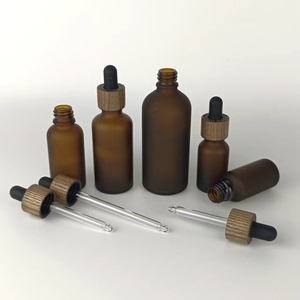 Botella de Vidrio Ámbar Esmerilado de 10 ml, 15 ml, 30 ml, 50 ml, 100 ml para Aceites Esenciales y Cosméticos con Gotero de Bambú y Tapa de Madera Marrón Oscuro - Product Image 2
