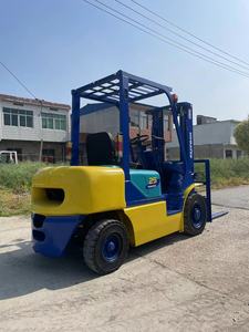 Mini chariot élévateur Komatsu 25 30 usagé avec peinture originale 2.5 tonnes Petits chariots élévateurs diesel d'occasion à vendre - Product Image 4