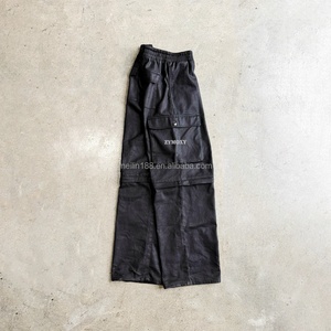 Pantalon cargo personnalisé en gros pour hommes, coupe droite, en jean, avec short amovible à fermeture éclair, pantalon évasé en jean ciré - Product Image 2