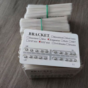 Staffe ortodontiche di alta qualità Mini/Standard <span class=keywords><strong>Roth</strong></span> MBT 0.018 "/0.022" Slot CE ISO13485 - Product Image 1