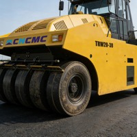 Compacteur à roues en caoutchouc CNCMC TRW20-30, pression des pneus 307-460 kPa, moteur Cummins 125 kW, pour finition de surfaces d'aéroports et rouleaux compresseurs routiers