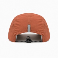 Gorra de Running de 5 Paneles con Detalles Reflectantes, Tejido Transpirable para Exteriores, Ajuste con Cordón Elástico, Marca Privada