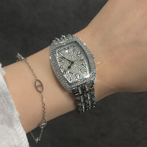 Montre CILOA en forme de tonneau de vin argenté pour femmes, élégante et de haute qualité, personnalisable, montre à quartz pour le travail des femmes - Product Image 4