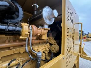 Niveleuse d'occasion CAT 140H avec boîte de vitesse durable du moteur Cummins prête à l'expédition pour les travaux routiers et les projets de construction minière - Product Image 6