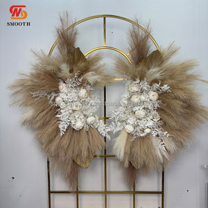 พรมดอกไม้ประดิษฐ์ LEDA แบบนุ่ม สีขาว ดอกโบตั๋น น้ำตาลอ่อน ประดับตกแต่งผนังฉากหลังงานแต่งงานอย่างหรูหรา - Product Image 4