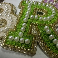Patchs brodés personnalisés multicolores avec bordure argentée et perles, 26 appliques de lettres en perles pour sacs