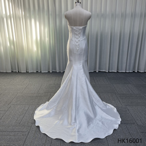 <span class=keywords><strong>Robe</strong></span> <span class=keywords><strong>de</strong></span> <span class=keywords><strong>mariée</strong></span> élégante et raffinée, épaules dénudées, plissée, longueur au sol, coupe sirène, simple, en satin - Product Image 3