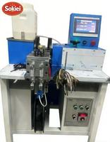 Machine semi-automatique pour la fabrication d'embouts en plastique pour lacets