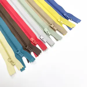 Factory price hot sale 3# 5# Nylon zipper coil zipper long chain roll for clothes tent