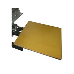 Máquina de Serigrafía Rotativa Manual de Cuatro Estaciones en Oferta, Nuevo Motor Central para Impresoras de Ropa - Product Image 6