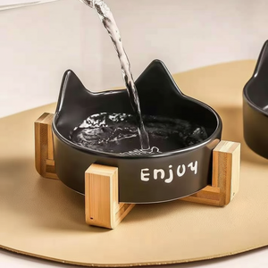 Toptan Özel Yeni Çevre Dostu Sevimli Kedi Kulağı Tasarımlı Kullanımı Kolay Seramik Yükseltilmiş Kedi Mama ve Su Kabı Standlı - Product Image 5