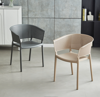 Chaise de salle à manger empilable en plastique vert olive moderne STG, design coloré et respirant pour l'extérieur, le jardin, les restaurants