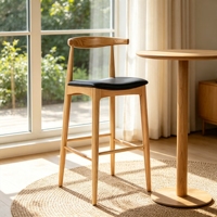 Taburete de Bar Moderno de Mediados de Siglo, de Madera de Caucho, Asiento Tapizado Negro, Respaldo Tipo Cuerno de Toro, Patas Cónicas, Distribuidor Mayorista, Importador
