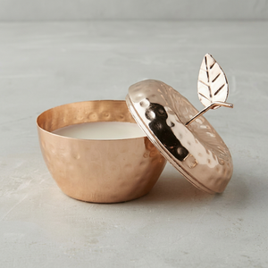Nouveau pot à bougie en cuivre martelé en forme de pomme avec couvercle sculpté en feuille – Contenant métallique décoratif saisonnier - Product Image 1