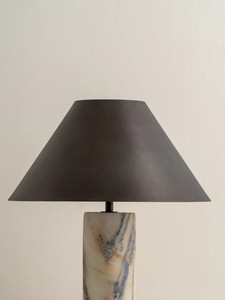 Lámpara de Mesa Moderna de Diseño Italiano con Base de Mármol y Pantalla Metálica, Decorativa para Sala de Estar, Dormitorio, Hotel, Oficina, Lámpara de Escritorio de Lujo para Mesa de Noche - Product Image 4