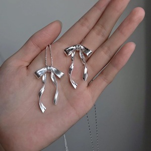 Collar de Perlas con Lazo de Dos Enamorados para Mujer, Cadena de Clavícula de Plata Pura S925, Diseño Religioso de Lujo en Oro, para Nicho Dulce - Product Image 4