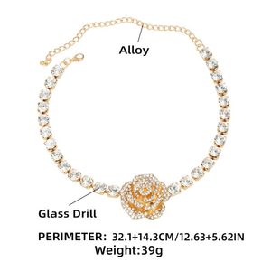 <span class=keywords><strong>Set</strong></span> di Collana <span class=keywords><strong>Girocollo</strong></span> e Orecchini di Lusso con Fiori in Strass Scintillanti per Donne, Accessori di Gioielleria in Cristallo - Product Image 6