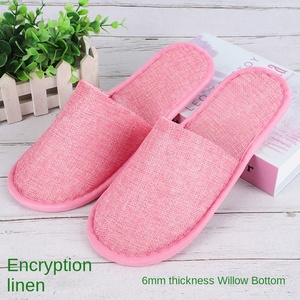 Pantuflas desechables antideslizantes de lino marca Lucky, venta al por mayor de fábrica, personalizables con logo impreso, para hoteles, B&B y viajes (paquete de media docena) - Product Image 6