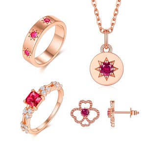 Ensemble de bijoux Zanlong en corindon rouge synthétique plaqué or rose, argent sterling S925, bague, collier et boucles d'oreilles en corindon rouge - Product Image 1