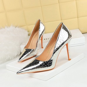 Zapatos de tacón de aguja ultra alto para mujer, estilo metálico, de punta, con boca poco profunda, ideales para discoteca. - Product Image 2