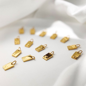 26 pendentifs lettres anglaises, breloques, pierre naturelle taille princesse, acier inoxydable, plaqué or 18 carats sous vide, style bouddhiste <span class=keywords><strong>tibétain</strong></span>, décontracté, DIY - Product Image 2
