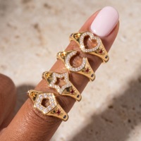 Bague ouverte en laiton électroplaqué, design étoile creuse, luxe léger, pour usage quotidien, pour femmes, fabrication OEM, vente en gros de bijoux