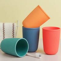 OEM Tasse à café colorée incassable en plastique réutilisable personnalisée avec paille de blé