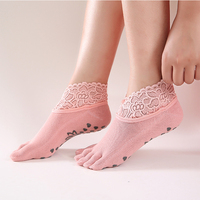 Chaussettes de yoga Pilates antidérapantes à cinq doigts pour femmes Chaussettes tricotées à la demi-cheville