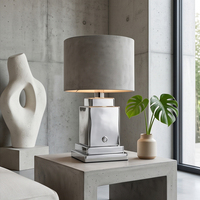 Lampe de bureau rechargeable haut de gamme avec base en métal électroplaqué, abat-jour plissé moulé intégralement, lumière de table décorative pour hôtel