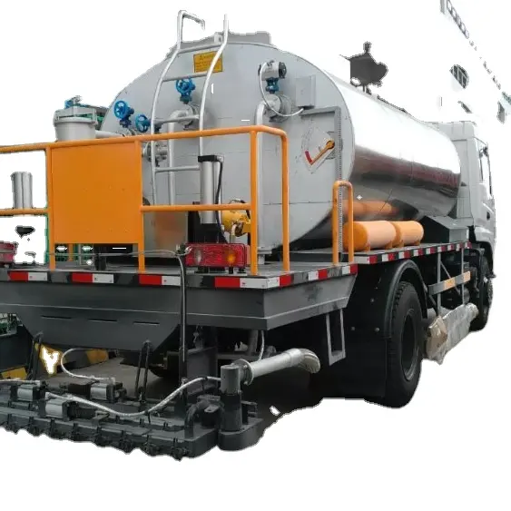 SINOMADA 6 m3 Asphalt verteiler XLS603 Zu verkaufen